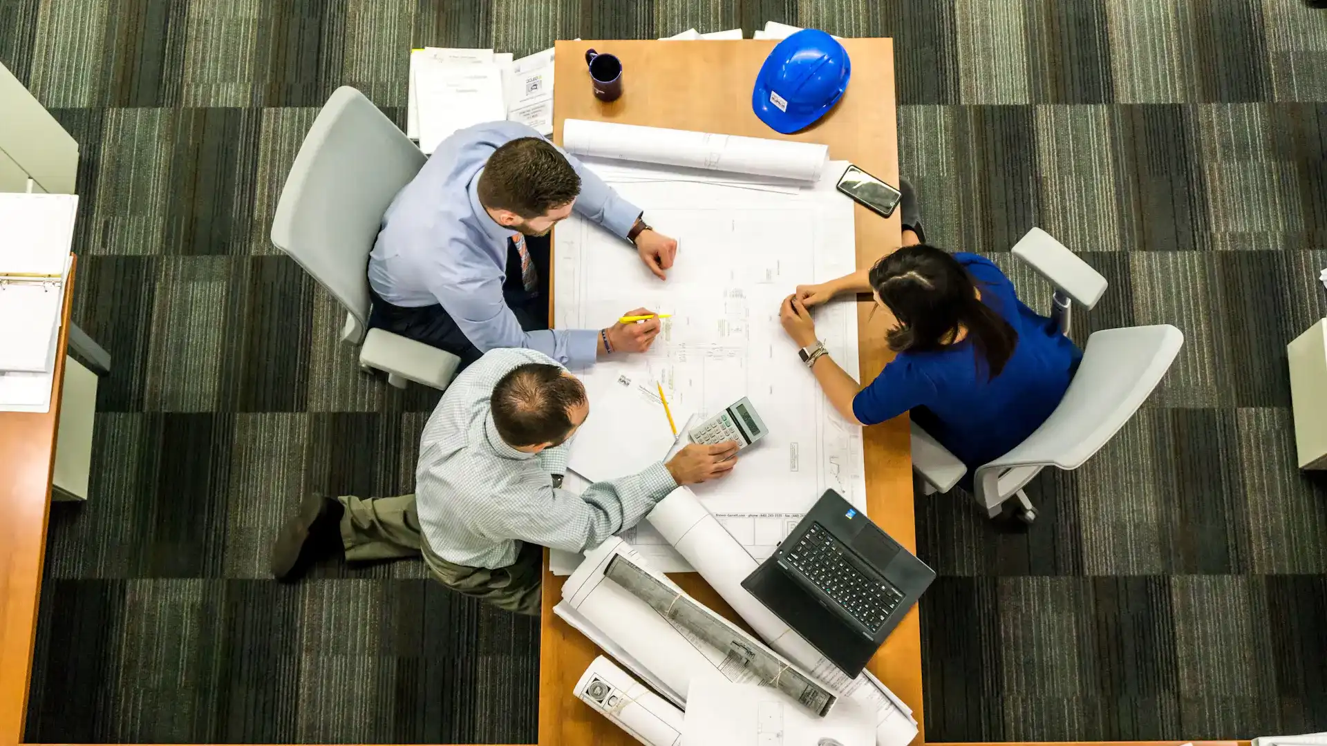 Vue aérienne d'un espace de travail moderne